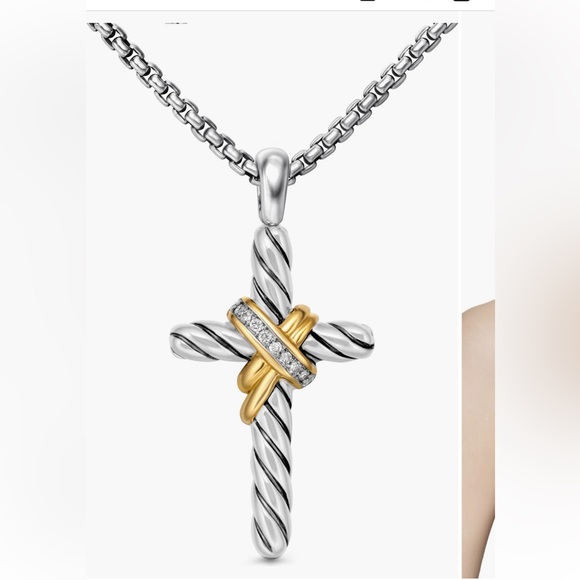 David Yurman CROSS NECKLACE WITH PAVE DIAMOND